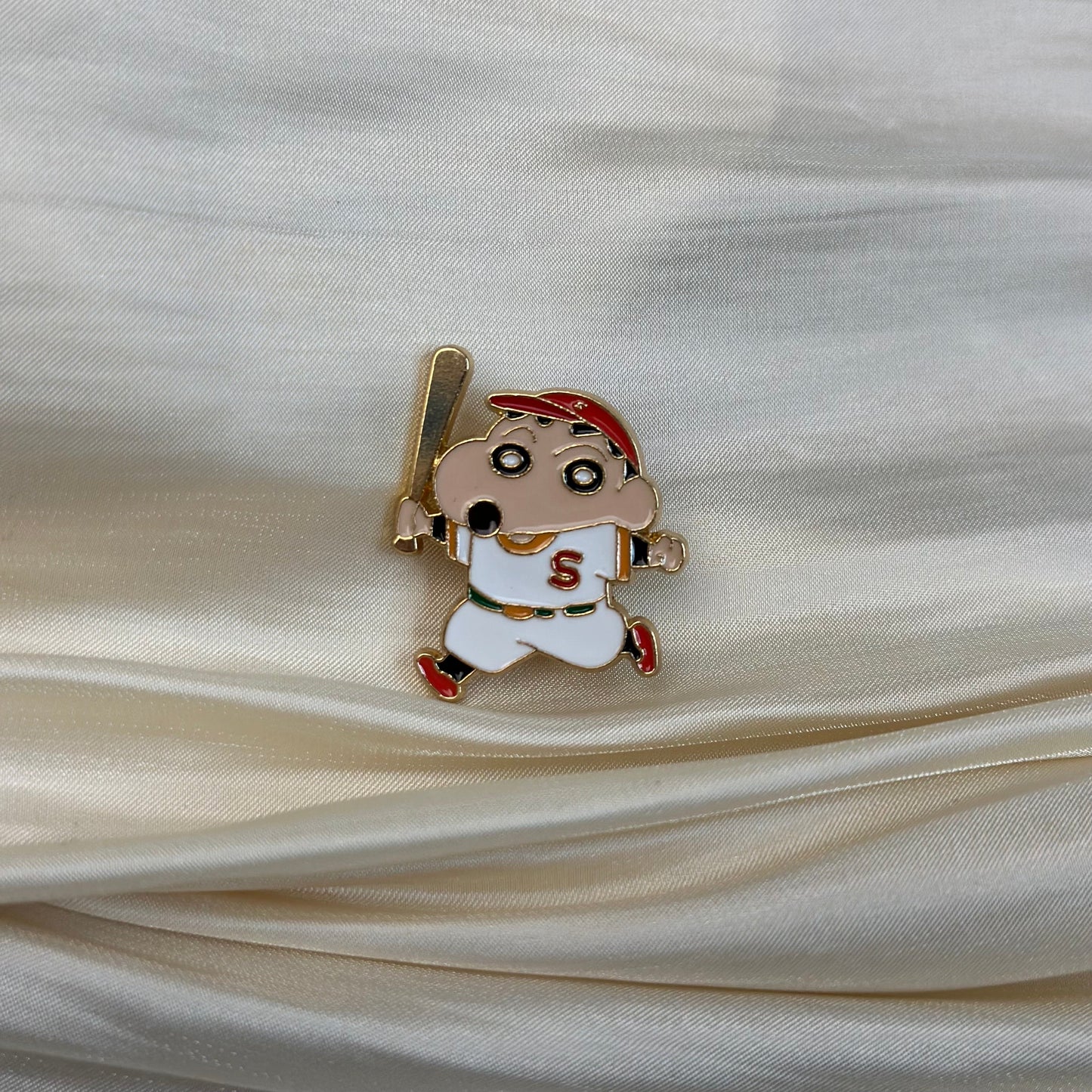 Crayon Shin-chan brooch