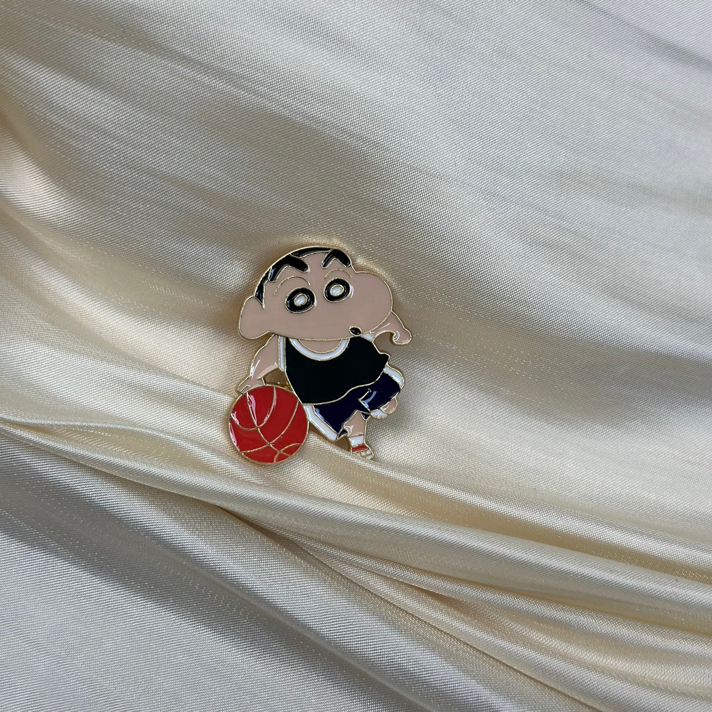 Crayon Shin-chan brooch