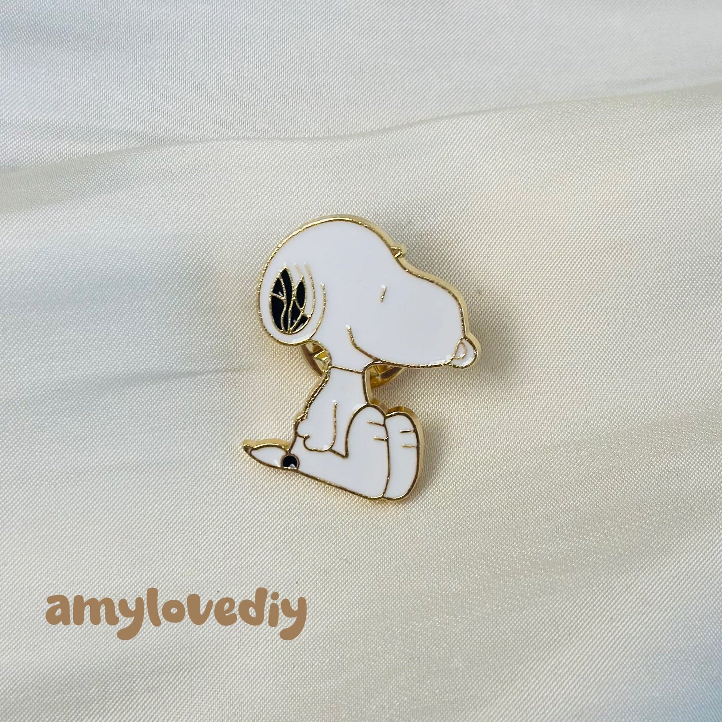 SNOOPY BROOCH